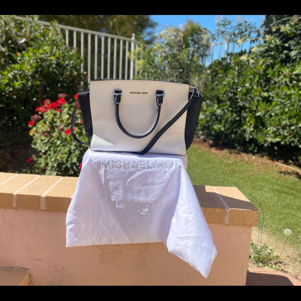 Michael Kors Black/White saffiano leather satchel with shoulder strap